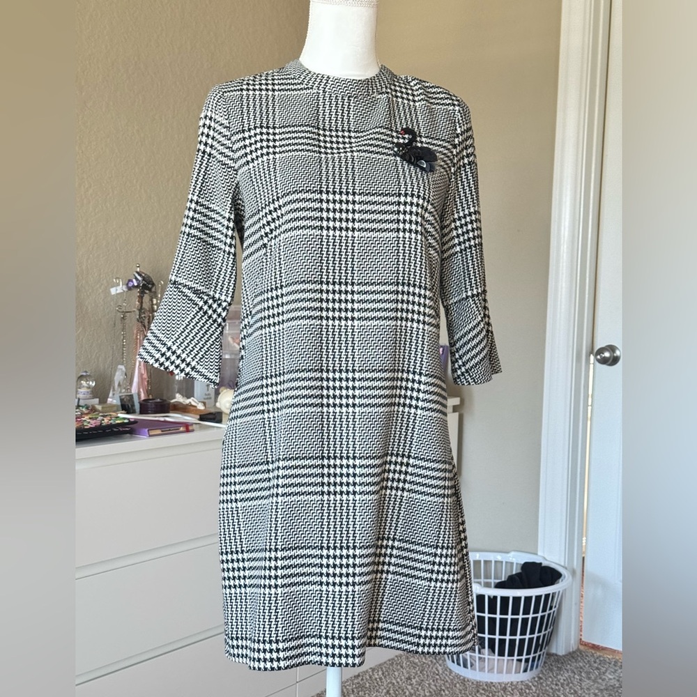 black and white checkered dress h&m EUC & houndstooth with Swan appliqué SZ 8 Size:Tailored black layered tulle dress engflo3764 Ebay neckline and buttons down